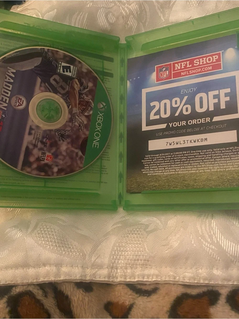 Set Lot Of 2 XBox Games Madden NFL 18 Sealed & 19 Used Football